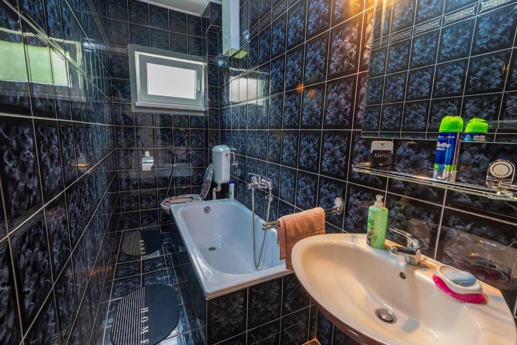 Apartment Aida No1 City View - Free Parking - Sarajevo Luaran gambar